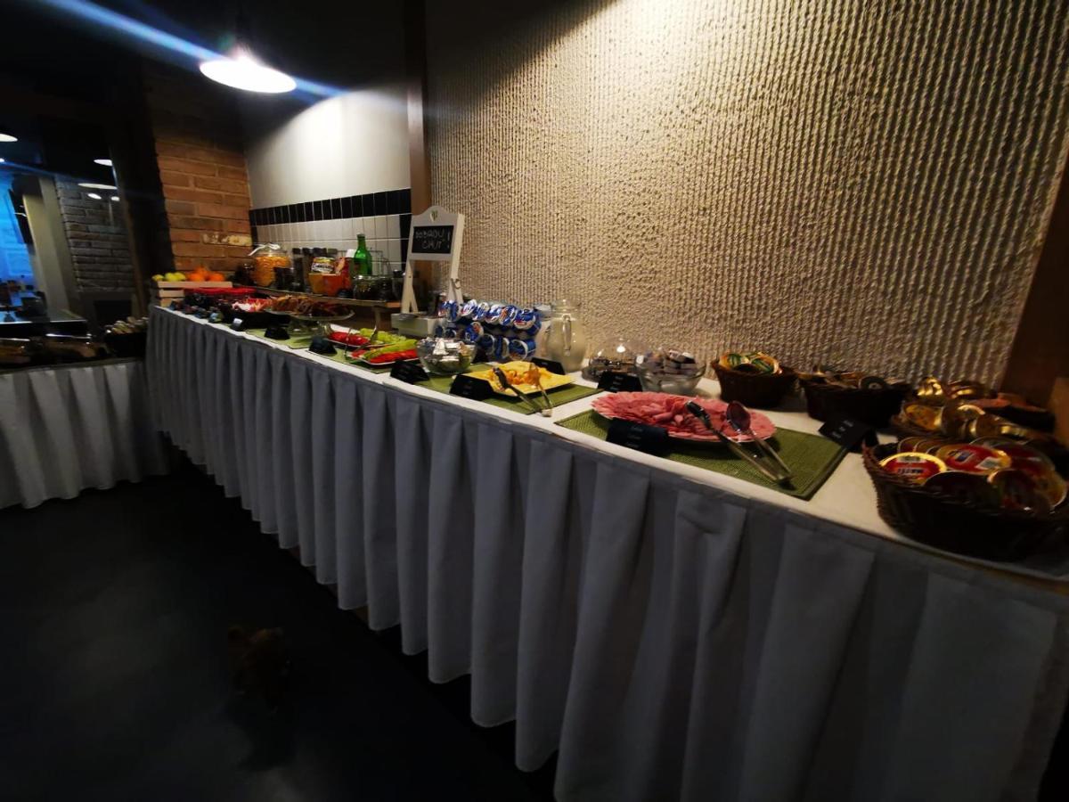 Hotel U Cisare Iii. Melnik Bagian luar foto