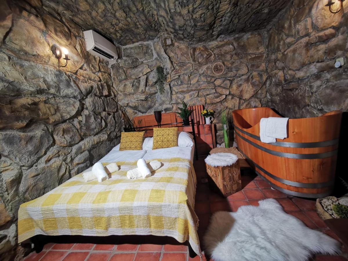 Hotel U Cisare Iii. Melnik Bagian luar foto