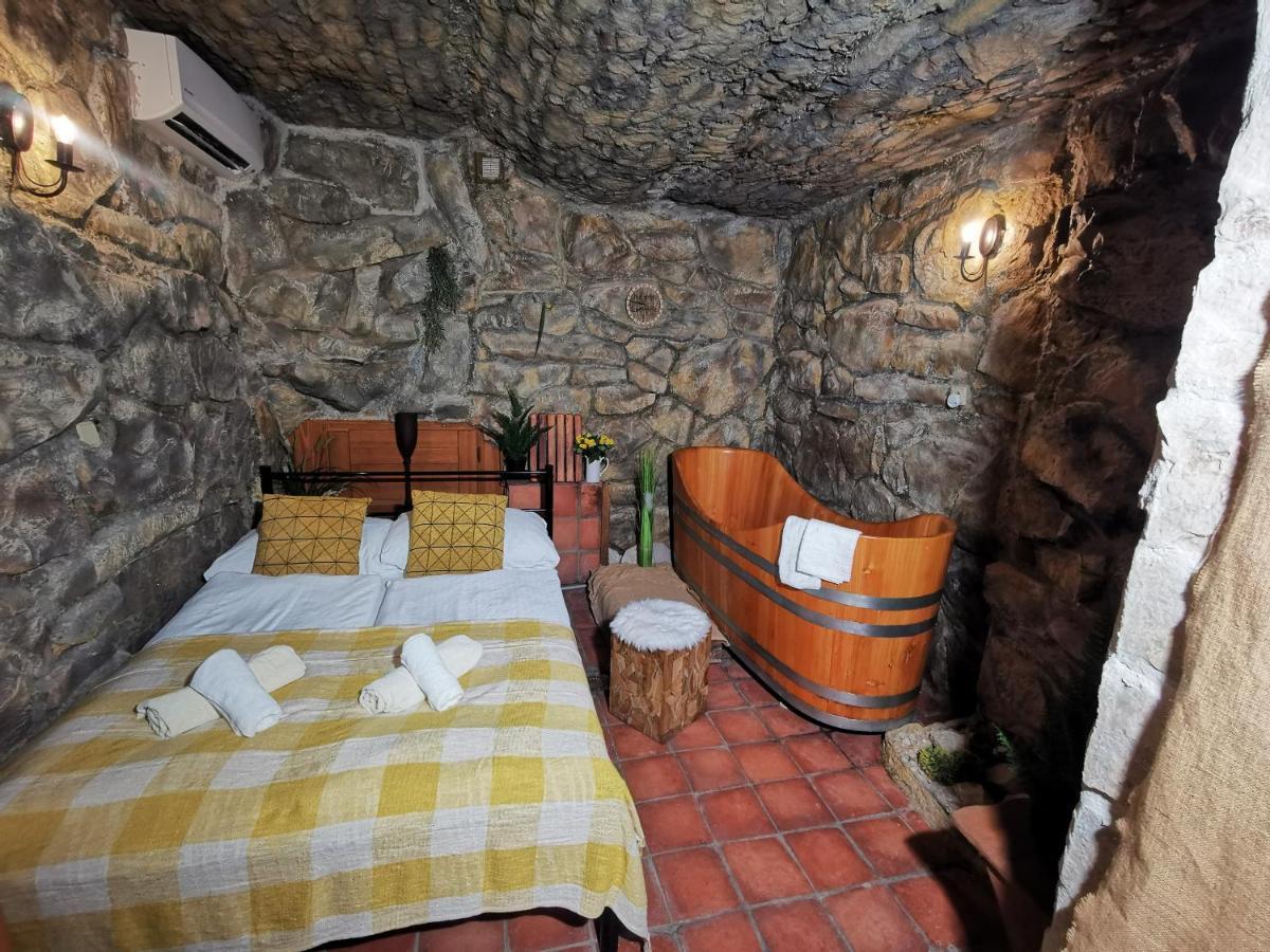 Hotel U Cisare Iii. Melnik Bagian luar foto