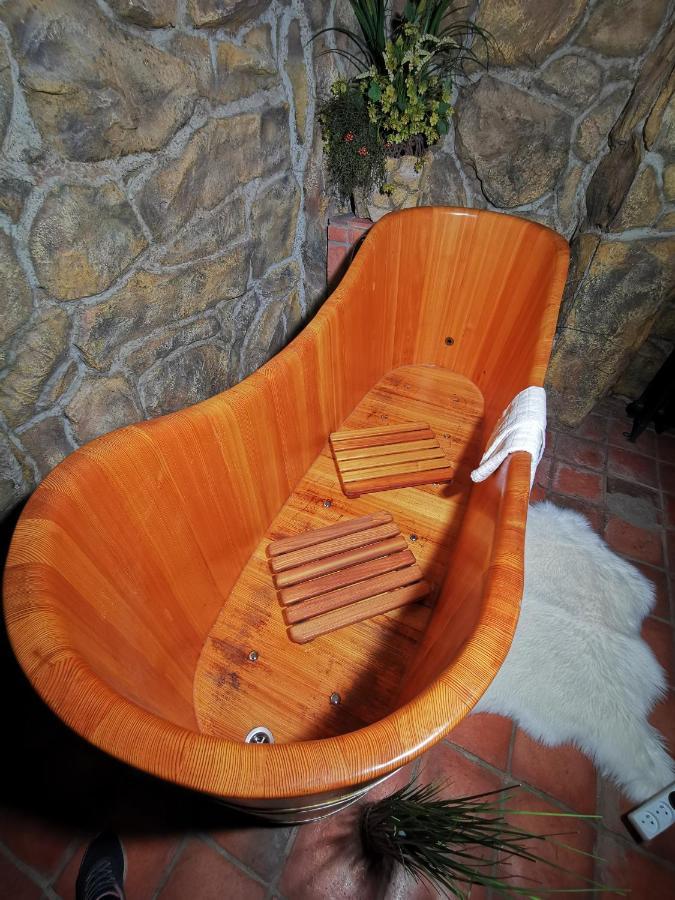 Hotel U Cisare Iii. Melnik Bagian luar foto